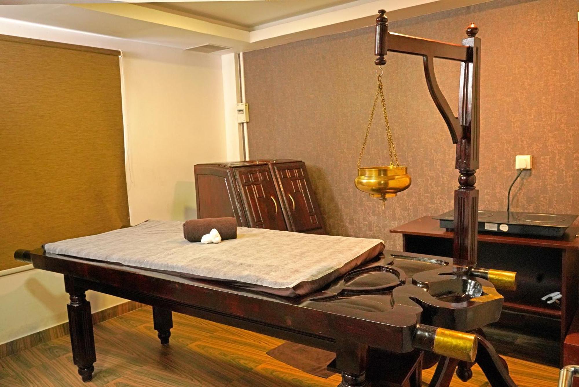 Kga Elite Continental Hotel Tiruvalla Zewnętrze zdjęcie