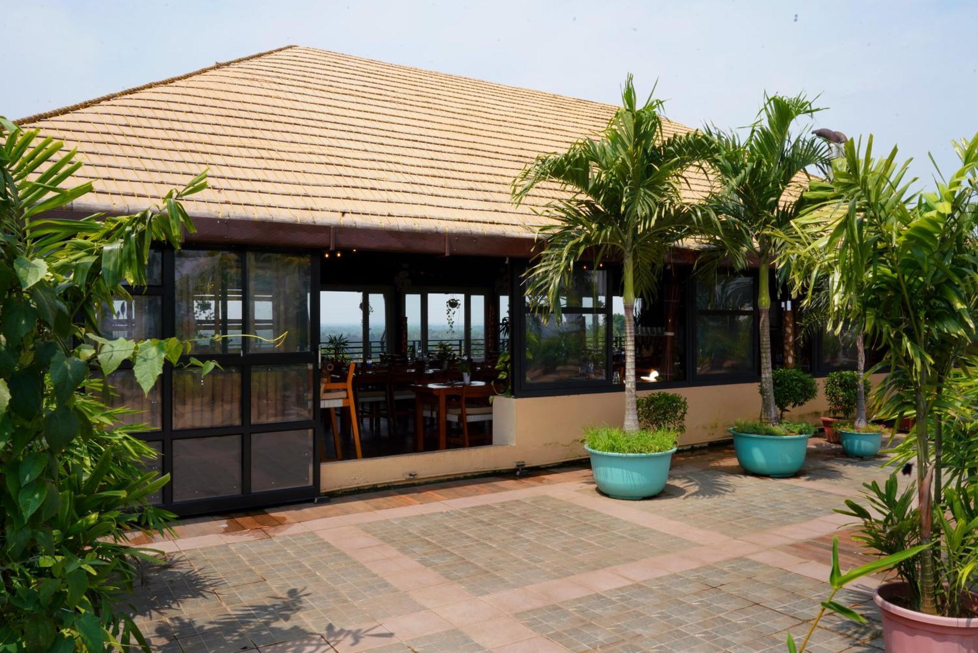 Kga Elite Continental Hotel Tiruvalla Zewnętrze zdjęcie