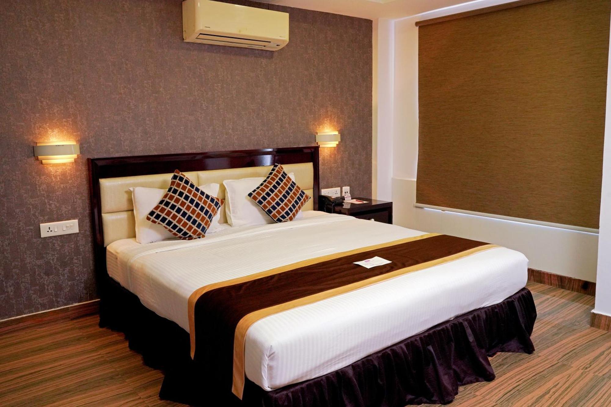 Kga Elite Continental Hotel Tiruvalla Zewnętrze zdjęcie