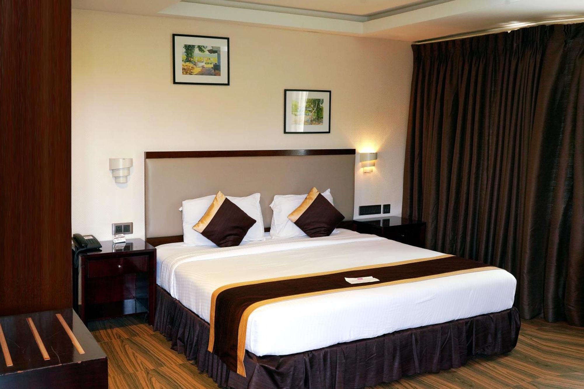 Kga Elite Continental Hotel Tiruvalla Zewnętrze zdjęcie