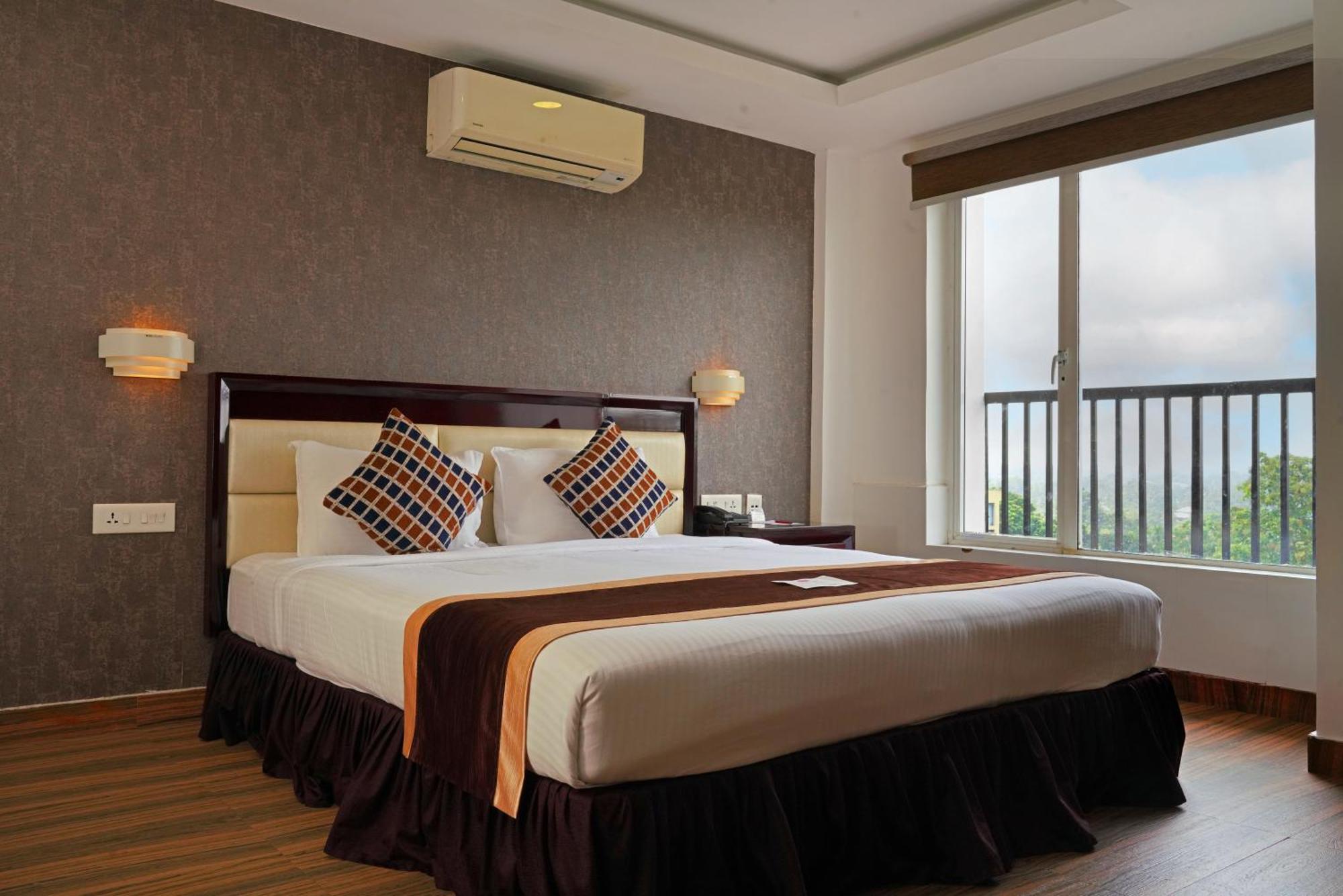 Kga Elite Continental Hotel Tiruvalla Zewnętrze zdjęcie