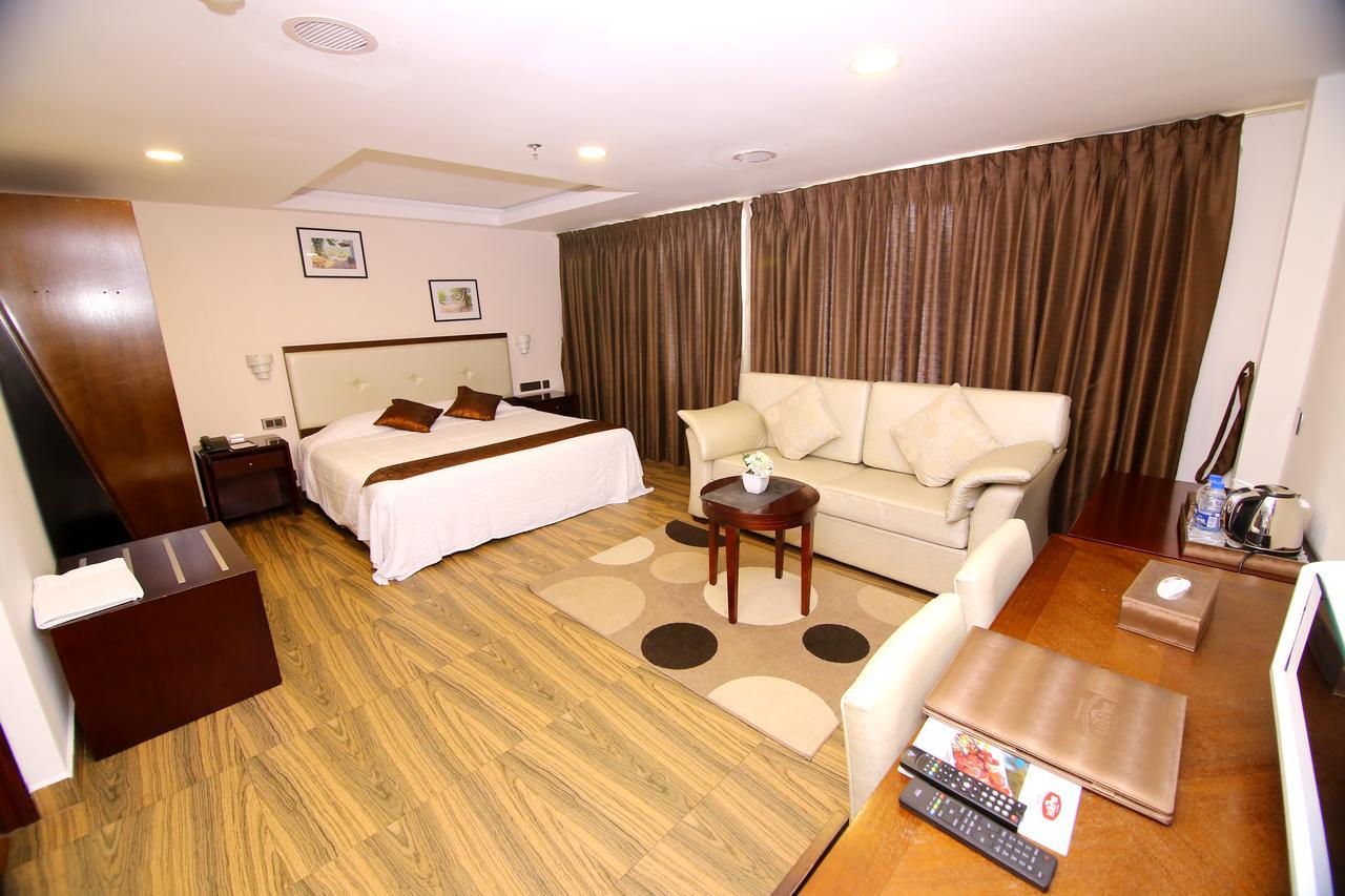 Kga Elite Continental Hotel Tiruvalla Zewnętrze zdjęcie