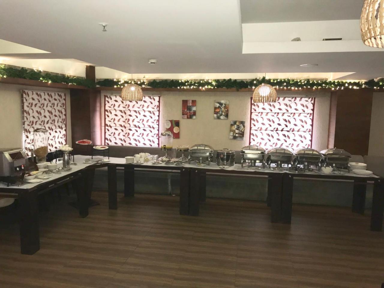 Kga Elite Continental Hotel Tiruvalla Zewnętrze zdjęcie