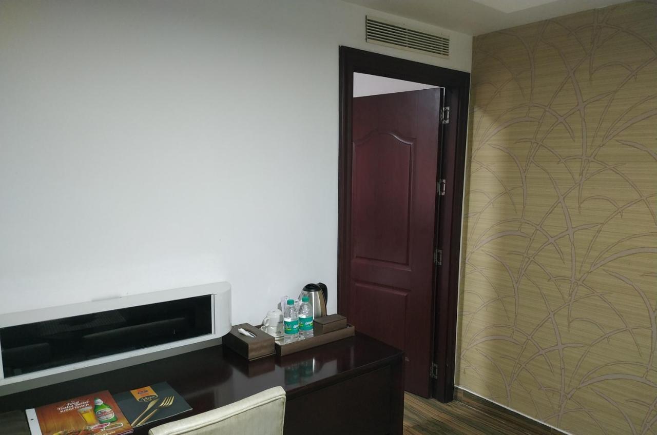 Kga Elite Continental Hotel Tiruvalla Zewnętrze zdjęcie